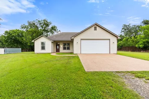 263 E Cougar Ln, China Spring, TX 76633