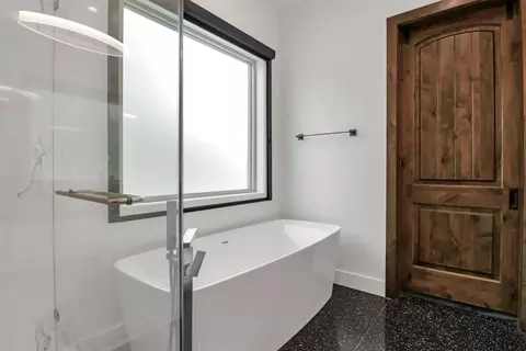 Bath - 5000 Esquire Estates Rd, Mabank, TX 75156 photo 4 of 10