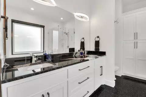 Bath - 5000 Esquire Estates Rd, Mabank, TX 75156 photo 1 of 10