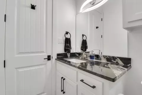 Bath - 5000 Esquire Estates Rd, Mabank, TX 75156 photo 10 of 10