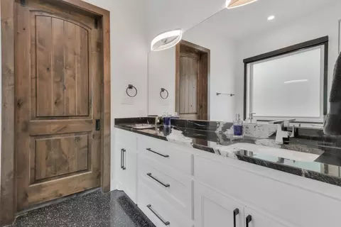 Bath - 5000 Esquire Estates Rd, Mabank, TX 75156 photo 3 of 10