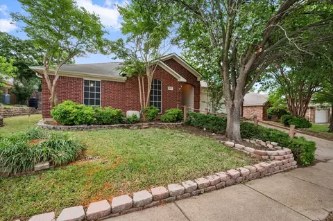 5605 Lasso Rd, Arlington, TX 76017
