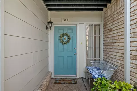2905 Lake Shore Dr #203, Waco, TX 76708
