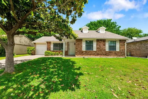 3816 Bee Tree Ln, Fort Worth, TX 76133
