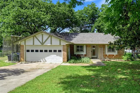 1017 Jarvis Ln, Azle, TX 76020