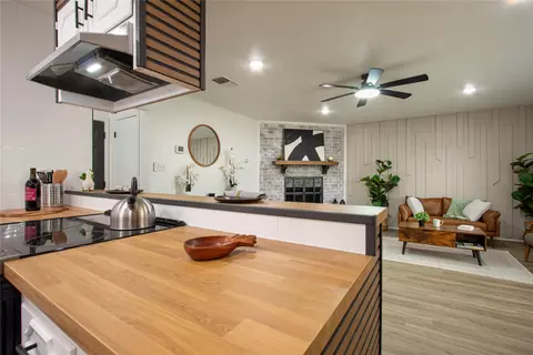 1205 Augusta Rd, Benbrook, TX 76126