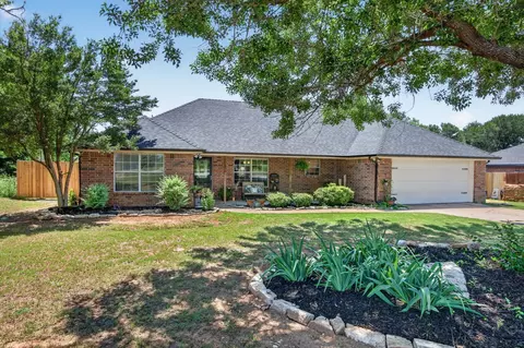 310 Vista Dr, Granbury, TX 76049