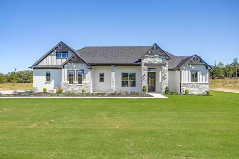 200 Sweetgrass Dr, Poolville, TX 76487