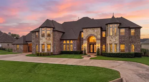 715 Simmons Rd, Double Oak, TX 75077