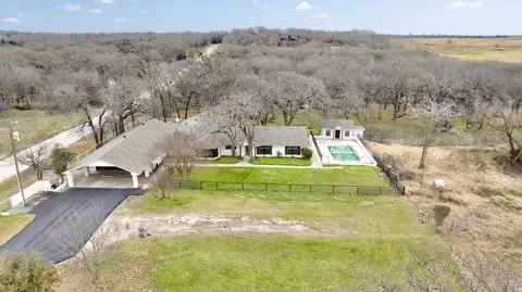 3700 Moseley Rd, Cross Roads, TX 76227