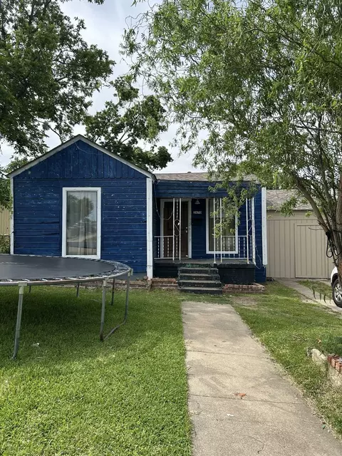 2670 Strong Ave, Fort Worth, TX 76105