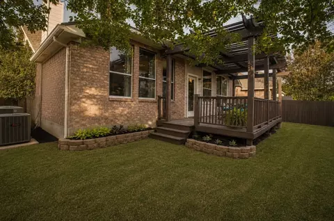 1620 Creekside Dr, Corinth, TX 76210