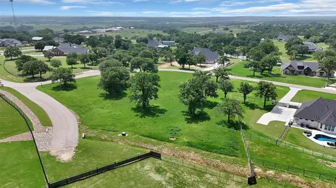 301 Pidgeon Ln, Weatherford, TX 76087