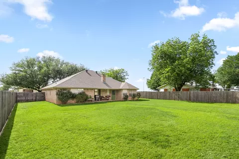 310 Centennial Pkwy, Henrietta, TX 76365