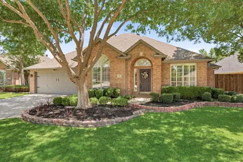 6 Avalon Dr, Trophy Club, TX 76262