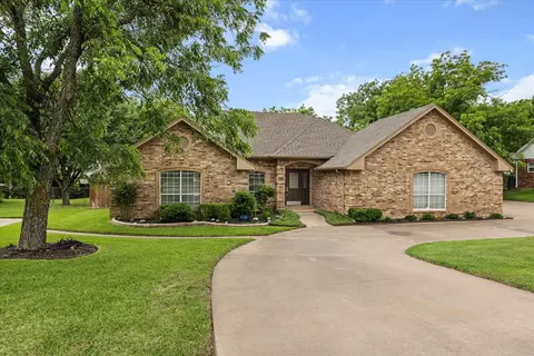 9126 Hanging Moss Dr, Granbury, TX 76049