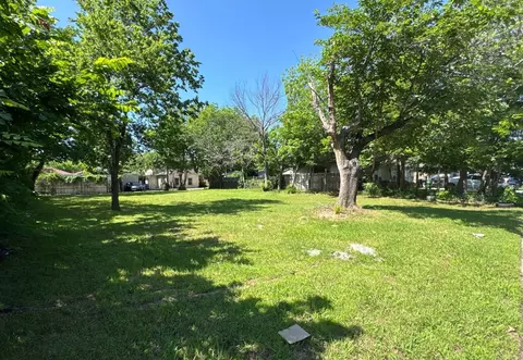 7242 Amy St, Dallas, TX 75217