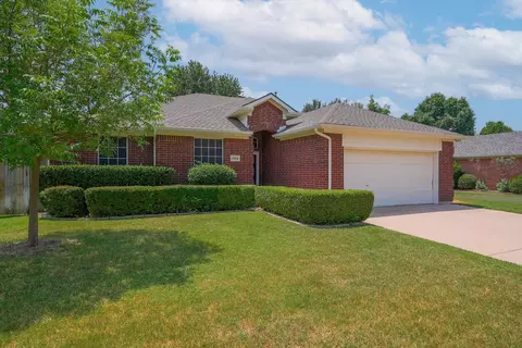 1414 Park Palisades Dr, Corinth, TX 76210