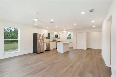 Living - 401 E Morton St, Denison, TX 75021 photo 2 of 7