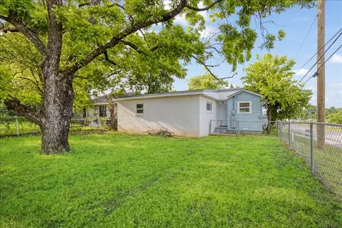 Exterior - 401 E Morton St, Denison, TX 75021 photo 5 of 5