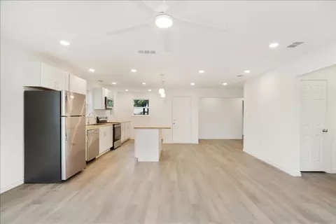 Living - 401 E Morton St, Denison, TX 75021 photo 3 of 7