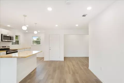 Living - 401 E Morton St, Denison, TX 75021 photo 6 of 7