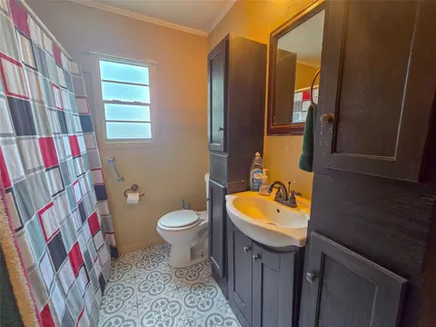 Bath - 1302 Turner St, Minden, LA 71055 photo 1 of 2