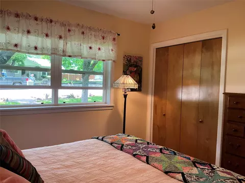 Bedroom - 900 N Elm St, Comanche, TX 76442 photo 2 of 6