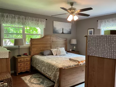 Bedroom - 900 N Elm St, Comanche, TX 76442 photo 4 of 6