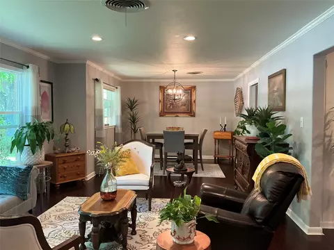 Living - 900 N Elm St, Comanche, TX 76442 photo 1 of 3