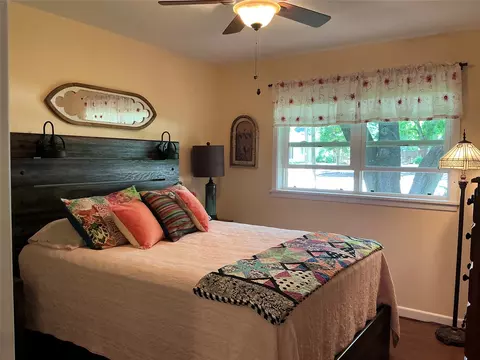 Bedroom - 900 N Elm St, Comanche, TX 76442 photo 1 of 6