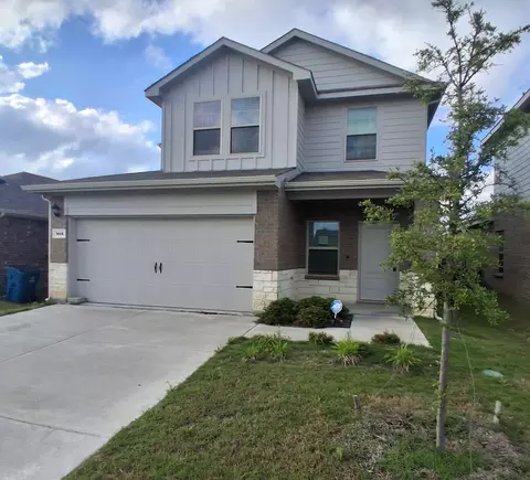913 Country Rd, Royse City, TX 75189