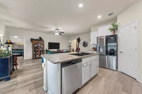 Kitchen - 3204 Beutel Rd, Lorena, TX 76655 photo 2 of 5