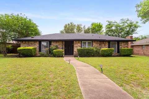 722 Oakbluff Dr, Lancaster, TX 75146