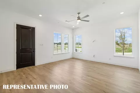 Living - 1026 Splitrock Dr, Allen, TX 75013 photo 2 of 3
