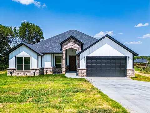 4019 Seminole Trl, Granbury, TX 76048
