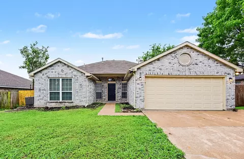 920 Felicia Ln, Arlington, TX 76017