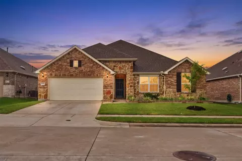 1424 Millican Ln, Aubrey, TX 76227