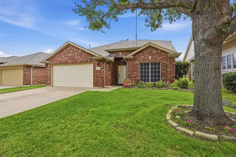 2917 Spotted Owl Dr, Fort Worth, TX 76244
