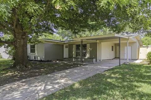 9745 Ash Creek Dr, Dallas, TX 75228