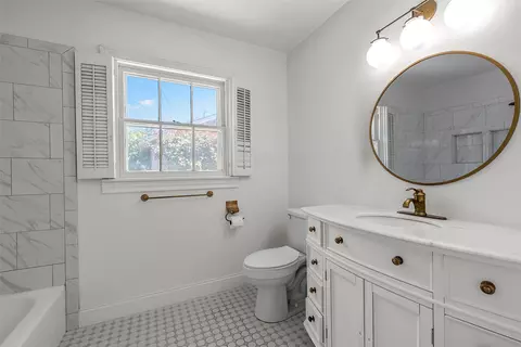 Bath - 3225 Windsor Ave, Waco, TX 76708 photo 1 of 3