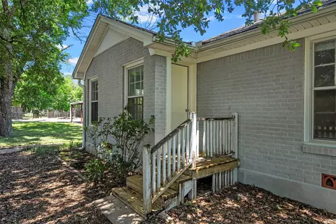 Exterior - 3225 Windsor Ave, Waco, TX 76708 photo 3 of 8