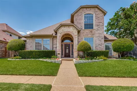 2409 Bedford Cir, Bedford, TX 76021