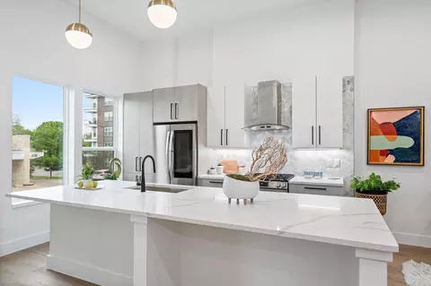 4208 Live Oak St #201, Dallas, TX 75204