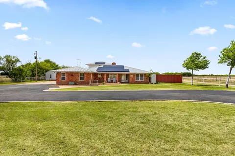 402 N Fm 369, Iowa Park, TX 76367