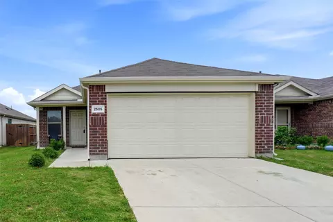 2505 Russell St, Crandall, TX 75114