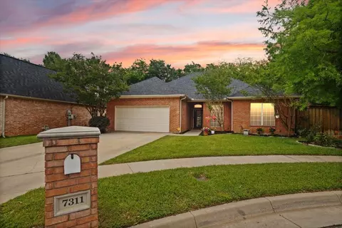 7311 Heritage Oaks Dr, Arlington, TX 76001