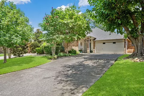 2015 N Saint Andrews Ct, Arlington, TX 76011