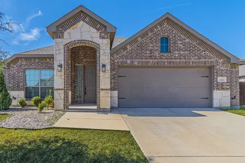 1901 Maplewood Dr, Glenn Heights, TX 75154