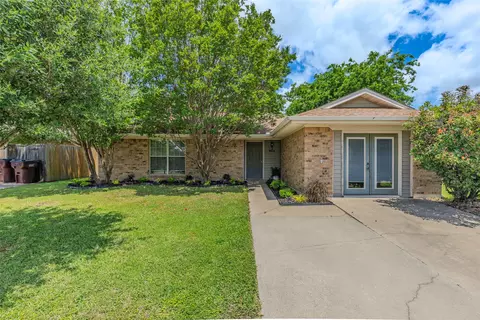 824 Meadowdale Dr, Royse City, TX 75189